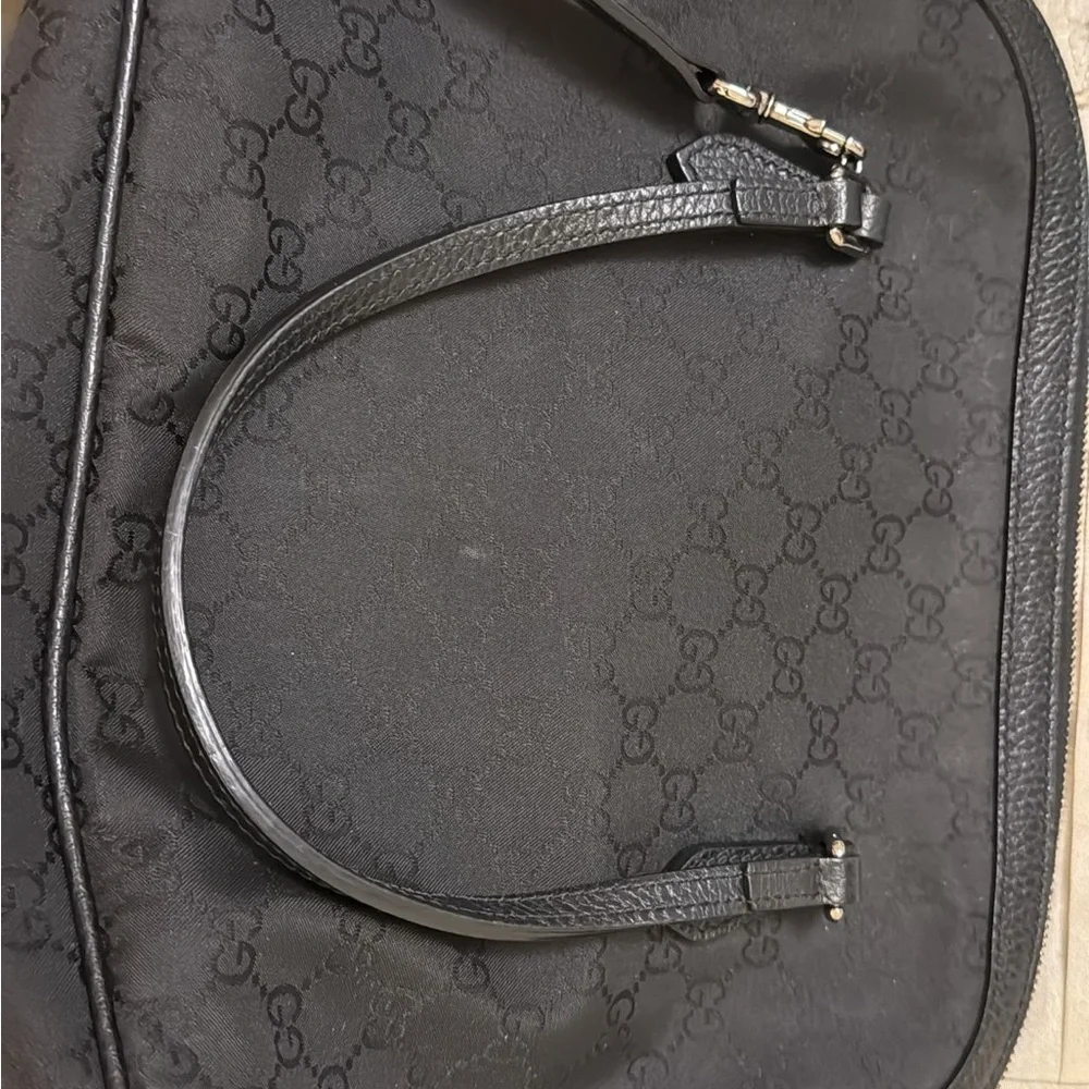 Pre-loved Gucci handbag
